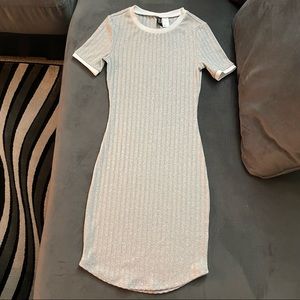 Grey short sleeve dress with ivory trim